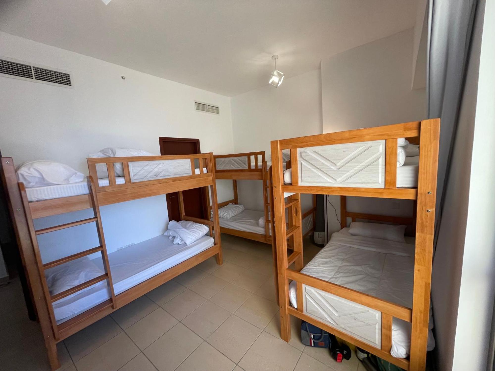 Seaview Beach Hostel Jbr - Walk To Beach - Gym - Pool - Metro Station Dubai Ngoại thất bức ảnh