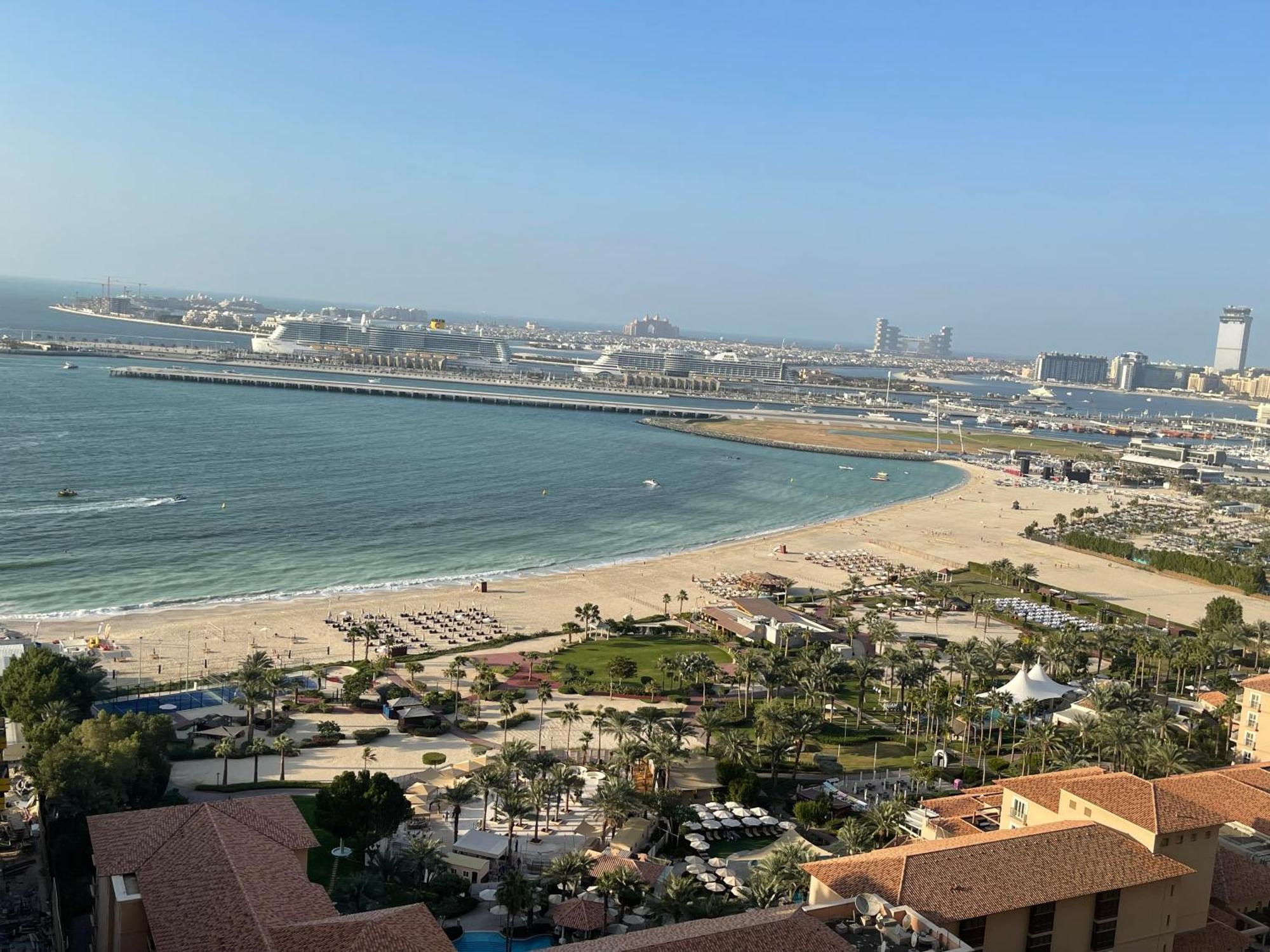 Seaview Beach Hostel Jbr - Walk To Beach - Gym - Pool - Metro Station Dubai Ngoại thất bức ảnh