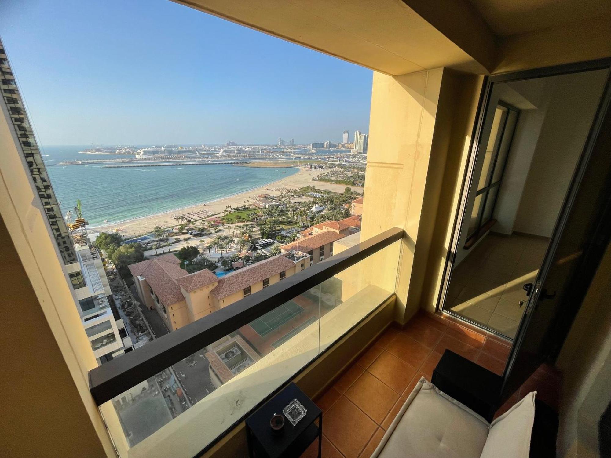 Seaview Beach Hostel Jbr - Walk To Beach - Gym - Pool - Metro Station Dubai Ngoại thất bức ảnh