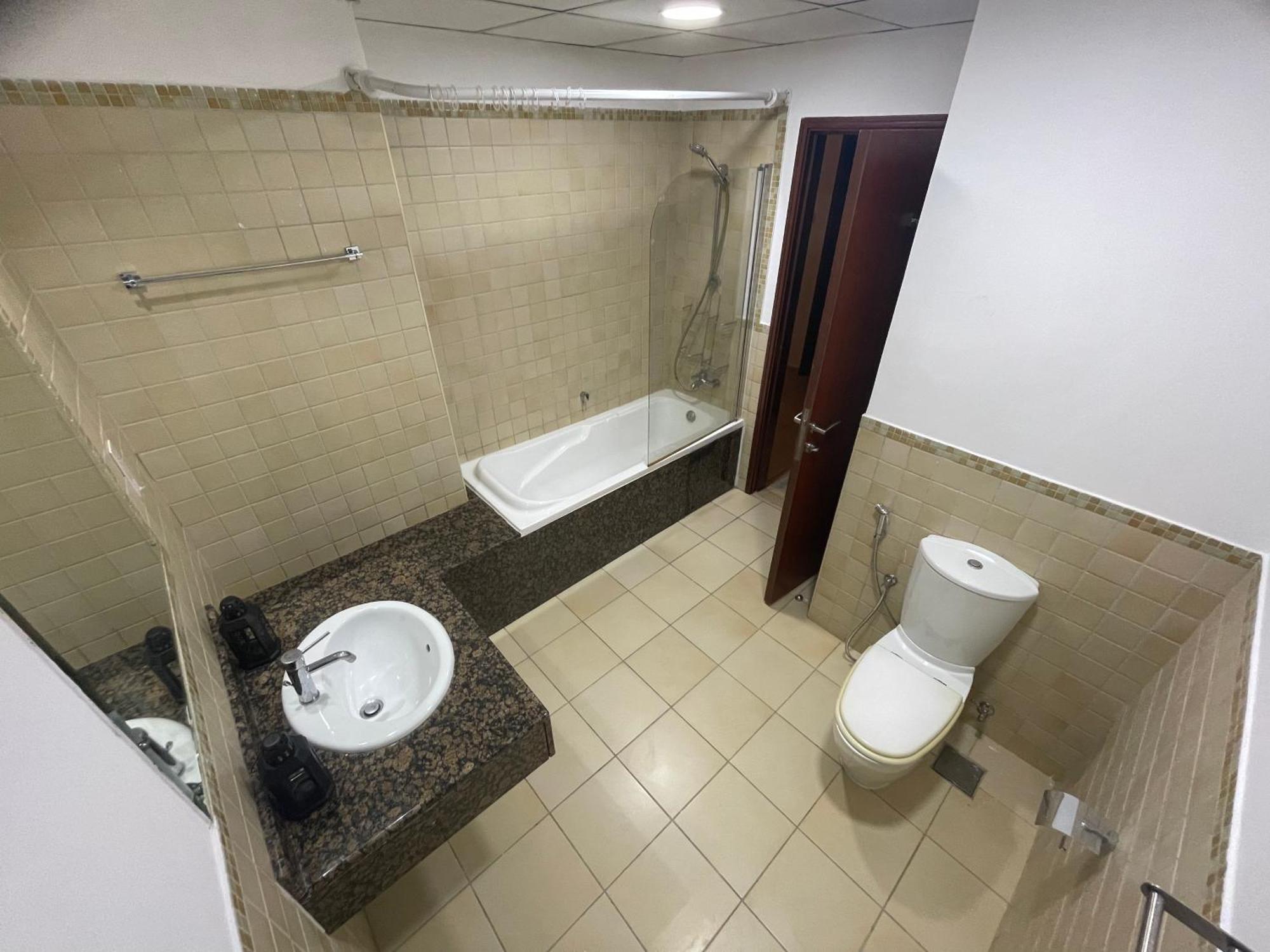 Seaview Beach Hostel Jbr - Walk To Beach - Gym - Pool - Metro Station Dubai Ngoại thất bức ảnh