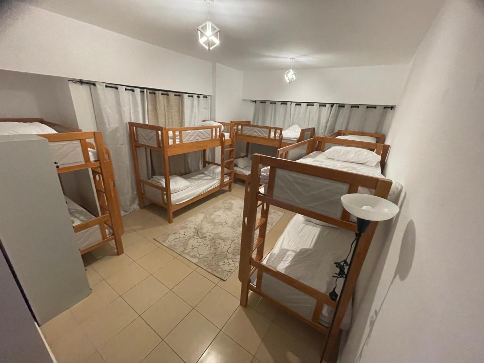Seaview Beach Hostel Jbr - Walk To Beach - Gym - Pool - Metro Station Dubai Ngoại thất bức ảnh