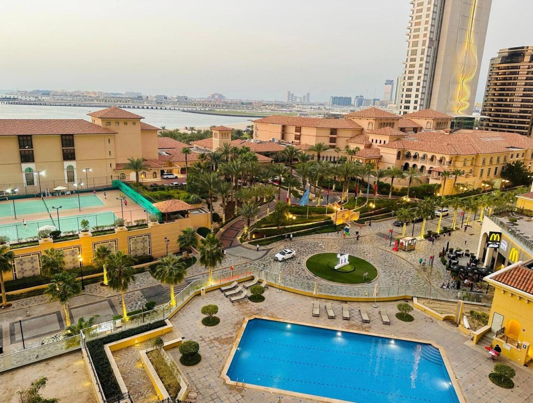 Seaview Beach Hostel Jbr - Walk To Beach - Gym - Pool - Metro Station Dubai Ngoại thất bức ảnh