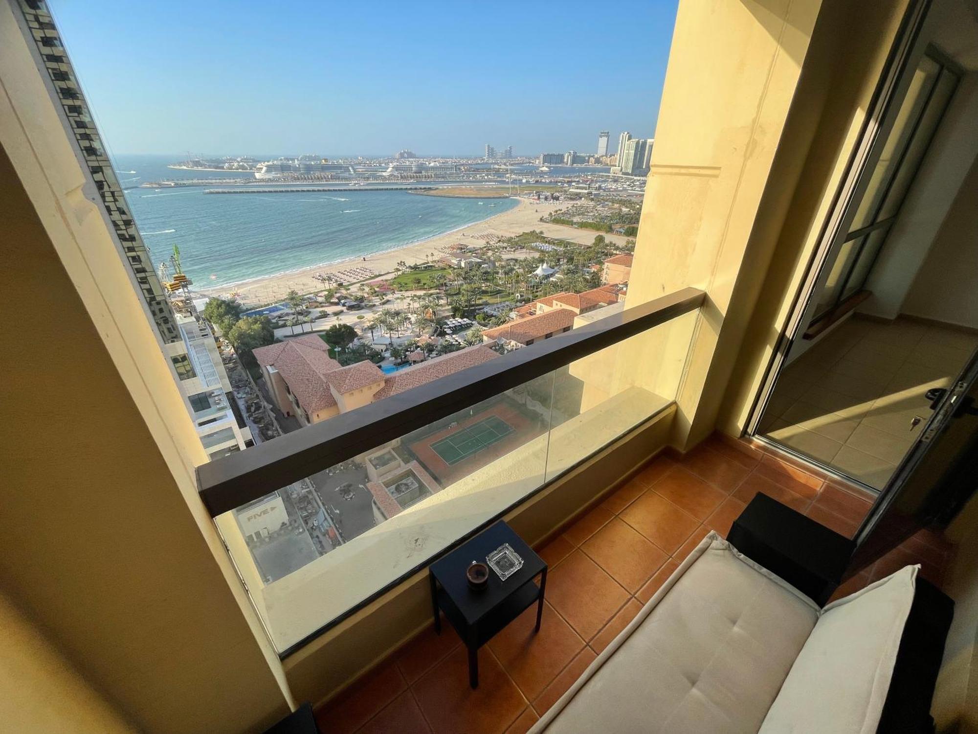 Seaview Beach Hostel Jbr - Walk To Beach - Gym - Pool - Metro Station Dubai Ngoại thất bức ảnh