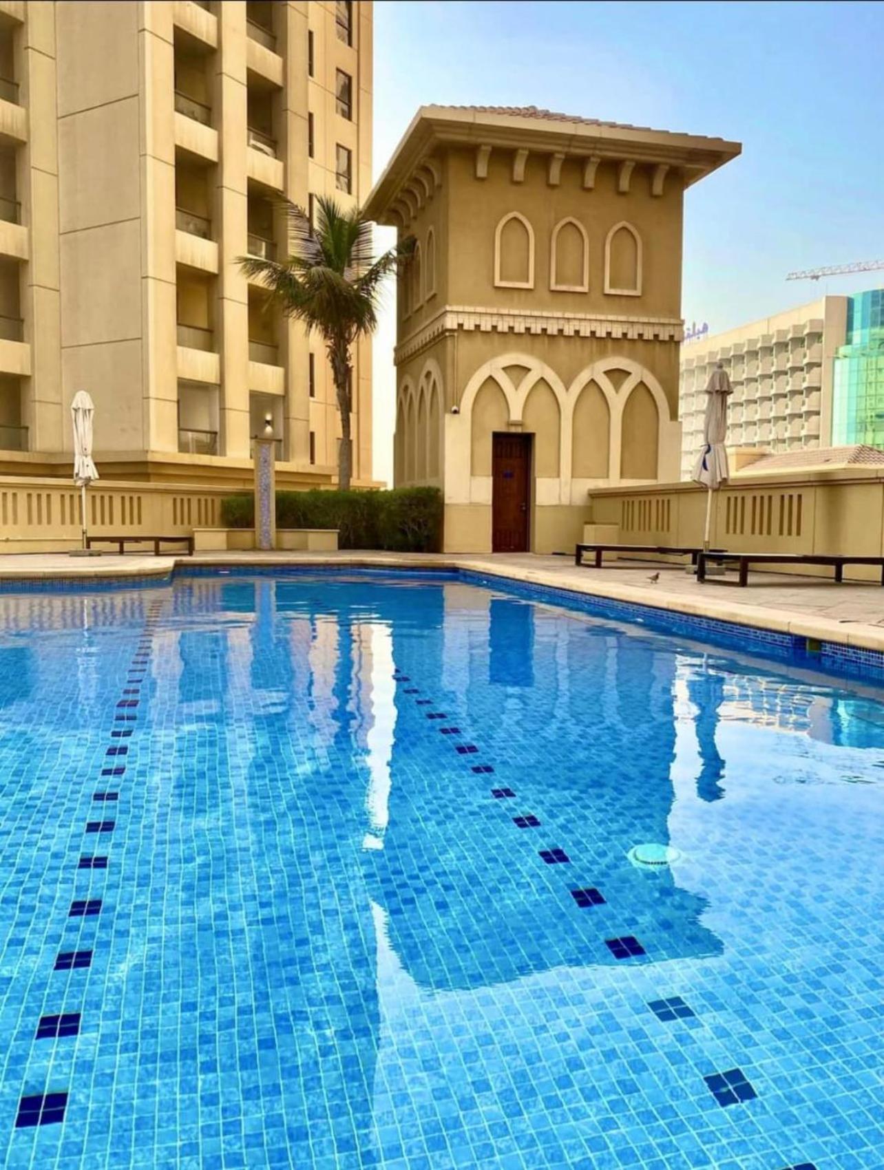 Seaview Beach Hostel Jbr - Walk To Beach - Gym - Pool - Metro Station Dubai Ngoại thất bức ảnh